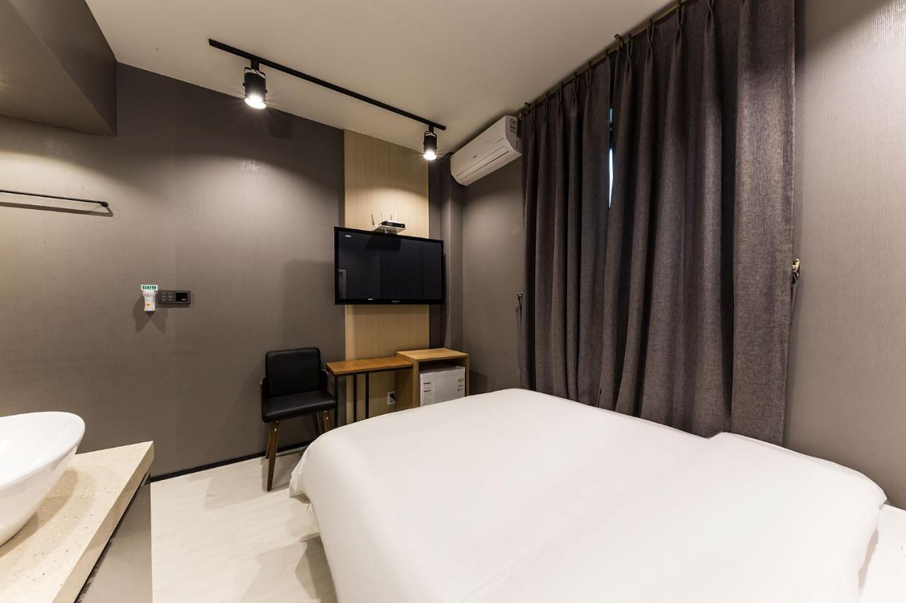 Raha Hotel Seoel Buitenkant foto